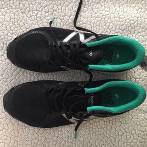 Men's New Balance athletic shoes sz 9.5
